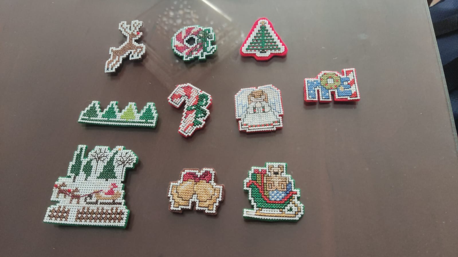 Imanes Navideños en Punto de Cruz